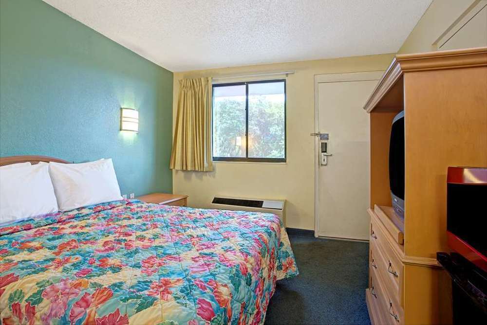 Rodeway Fairgrounds-casino Inn Tampa